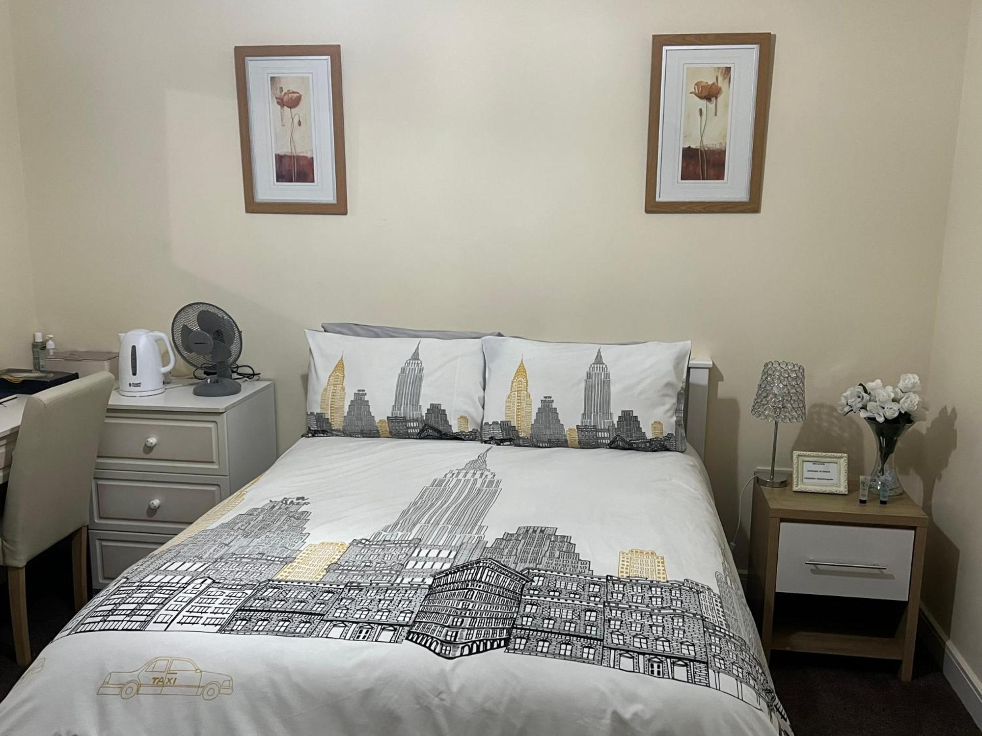 Hams Rest Place - Strictly Only One Guest Allowed In One Room A Second Accompanying Person Will Not Be Allowed Into The Property Birmingham Ngoại thất bức ảnh